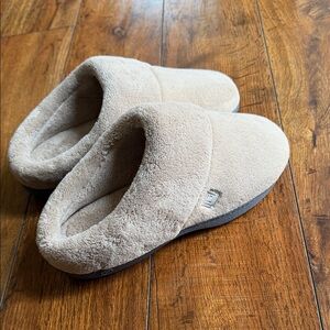 Isotoner Tan Women's Sandals